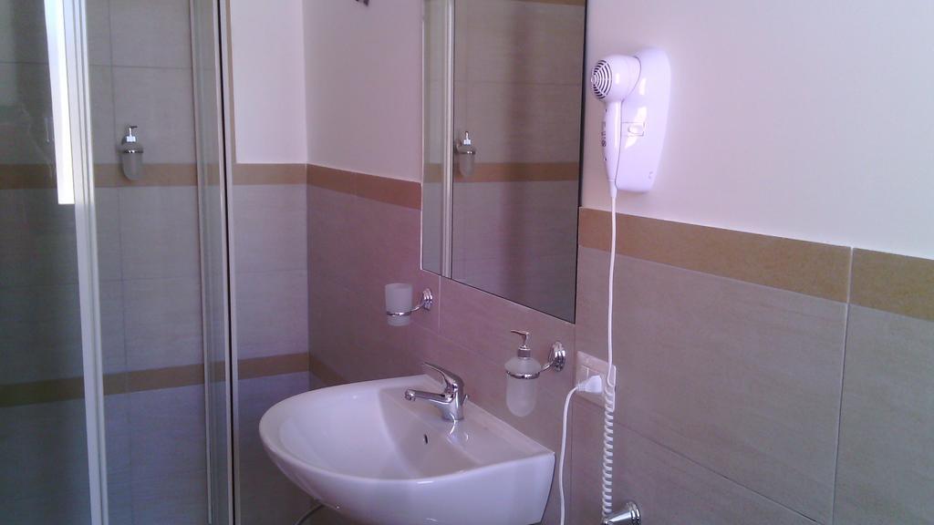 Aquilone Apartment Кастелуцо Стая снимка